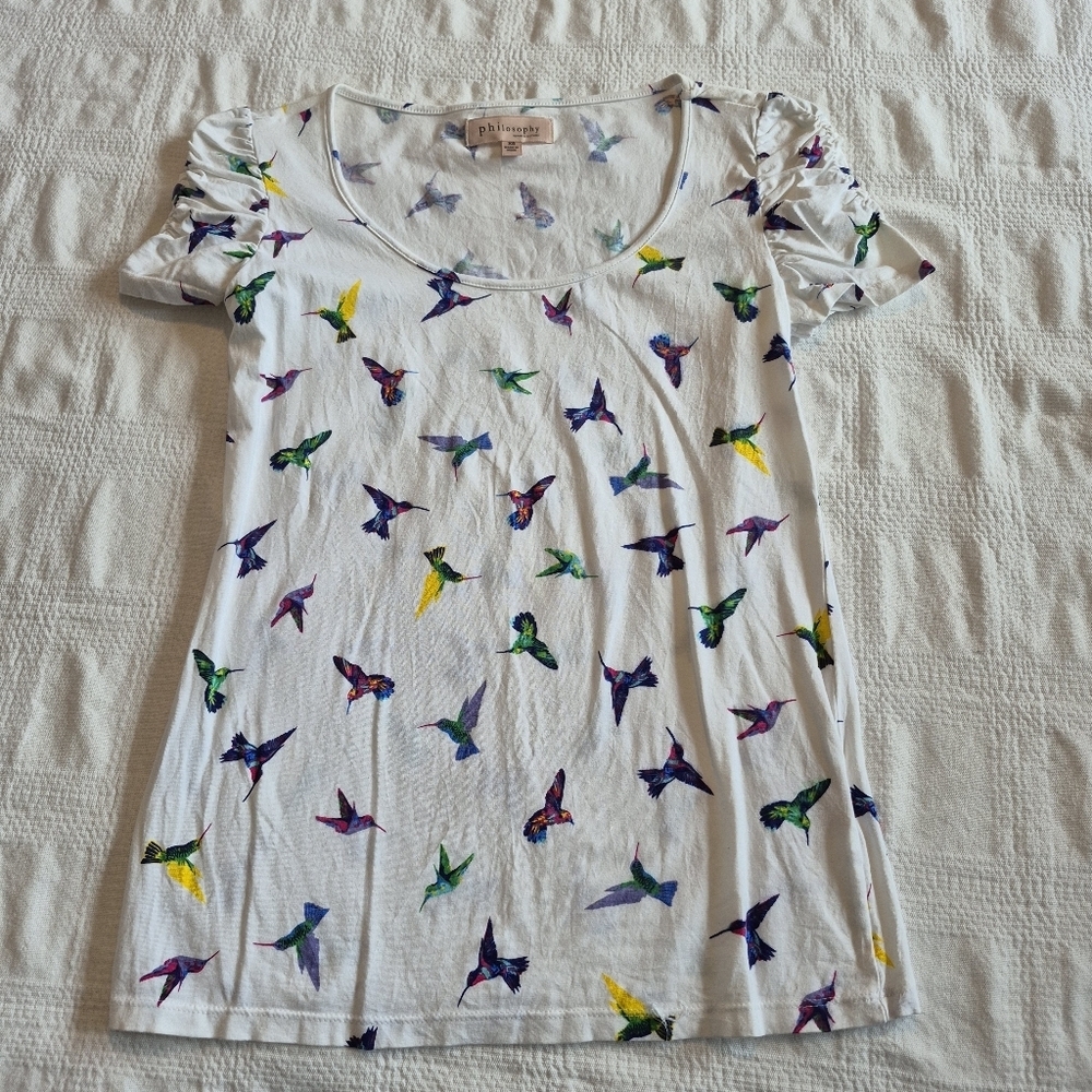 Philosophy women's size XS Hummingbird short sleeve shirt EUC
